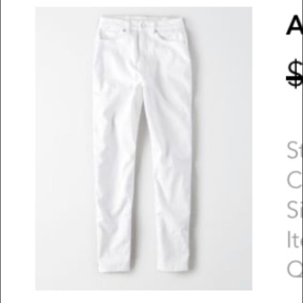 AMERICAN EAGLE WHITE CURVY MOM JEAN